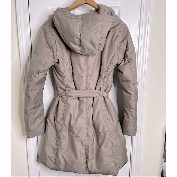 Uniqlo Women’s Down Feather Jacket - Picture 2 of 9